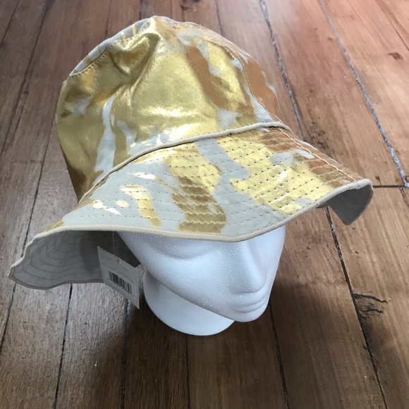 Liz Claiborne Accessories - Liz Claiborne vegan suede gold bucket hat